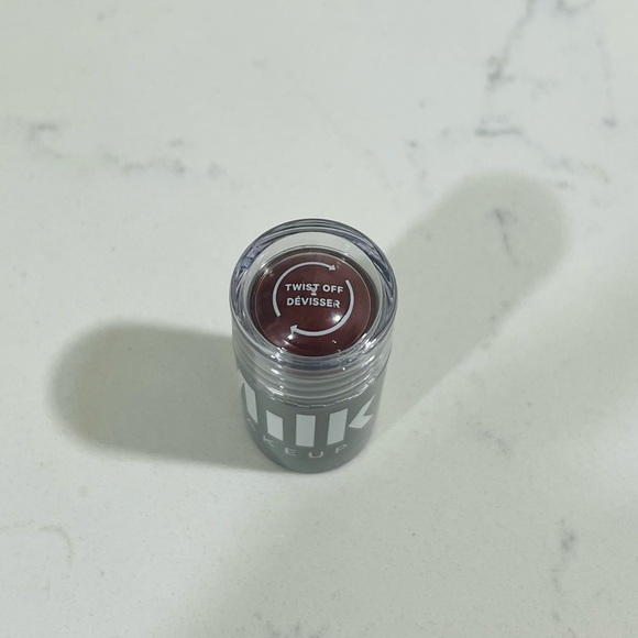 💄MILK MAKEUP💄
Lip + Cheek Cream Blush Stick - Picture 4 of 6